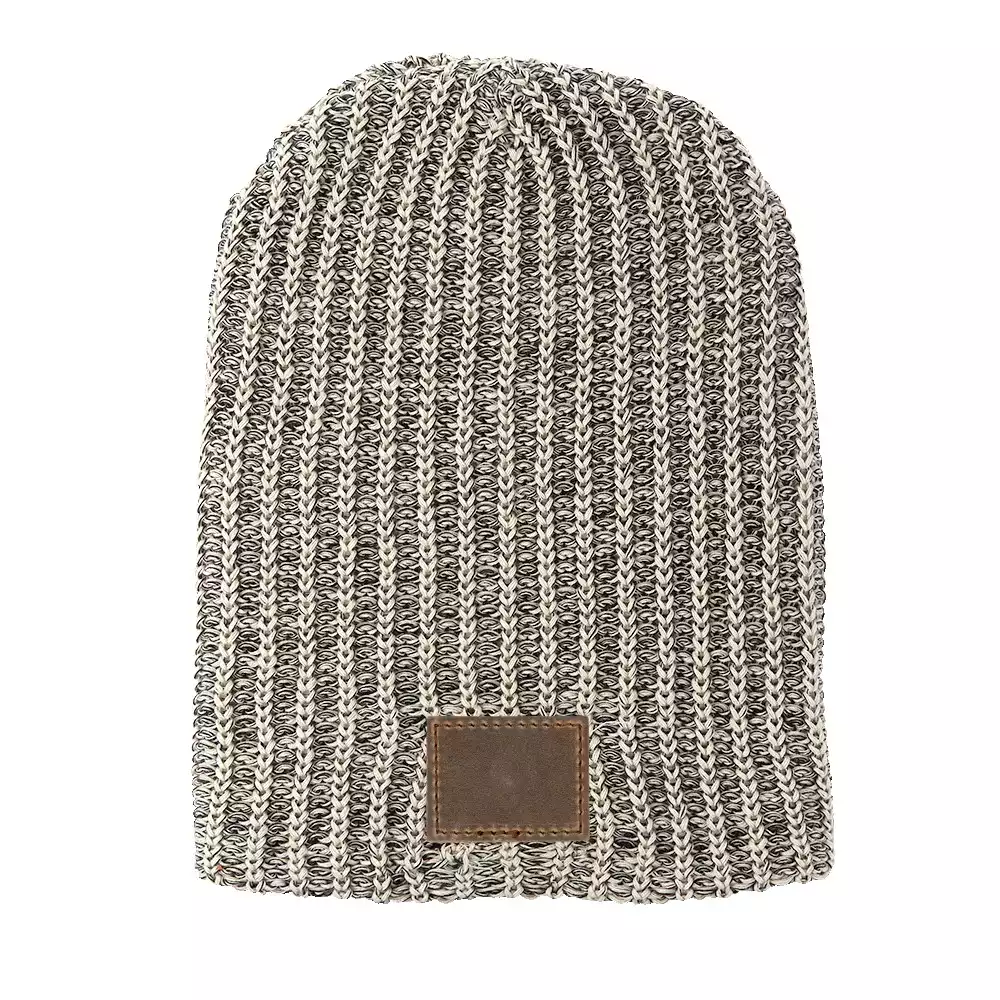 Bonnet tricoté de chapelier avec une pièce en cuir