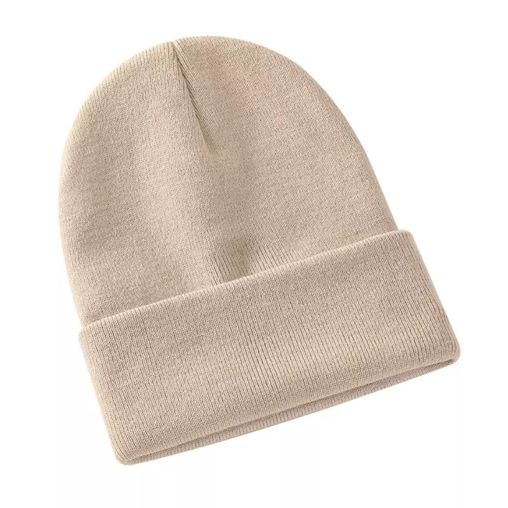 Bonnet tricoté uni brodé sur mesure