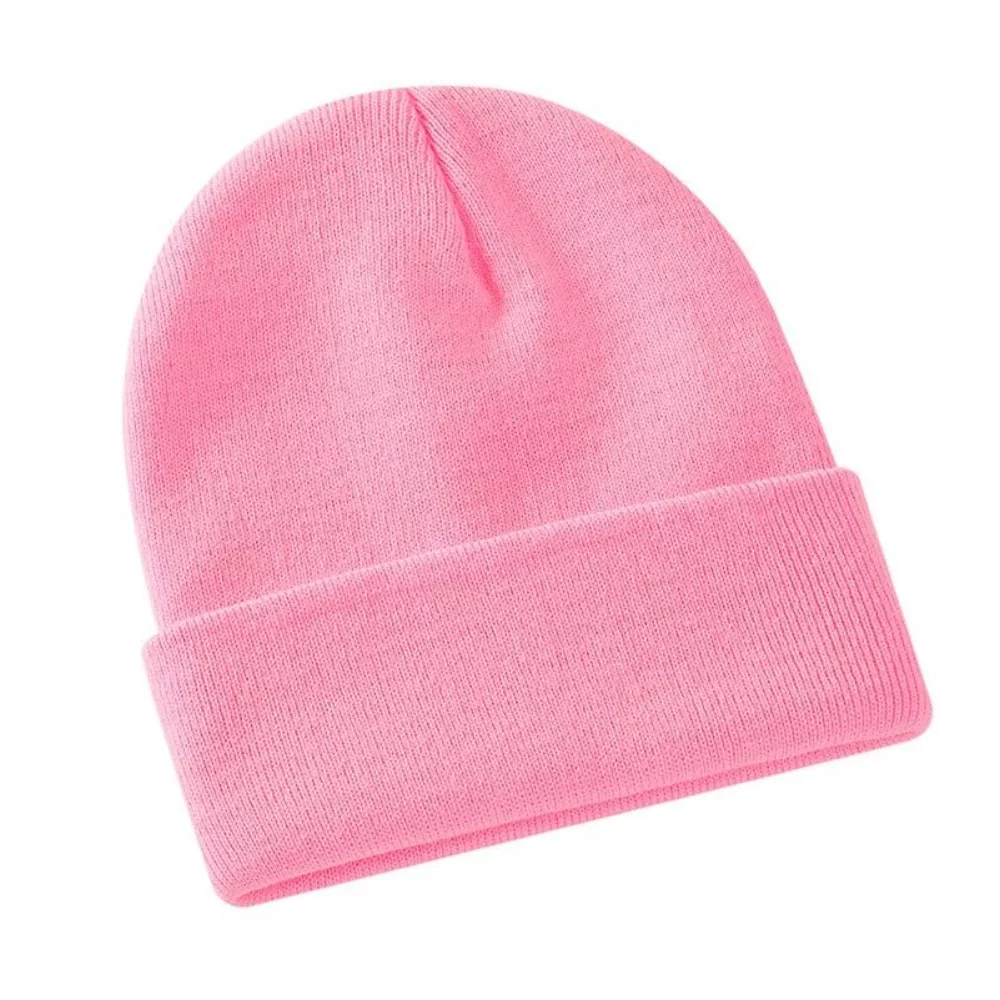 Bonnet tricoté uni brodé sur mesure
