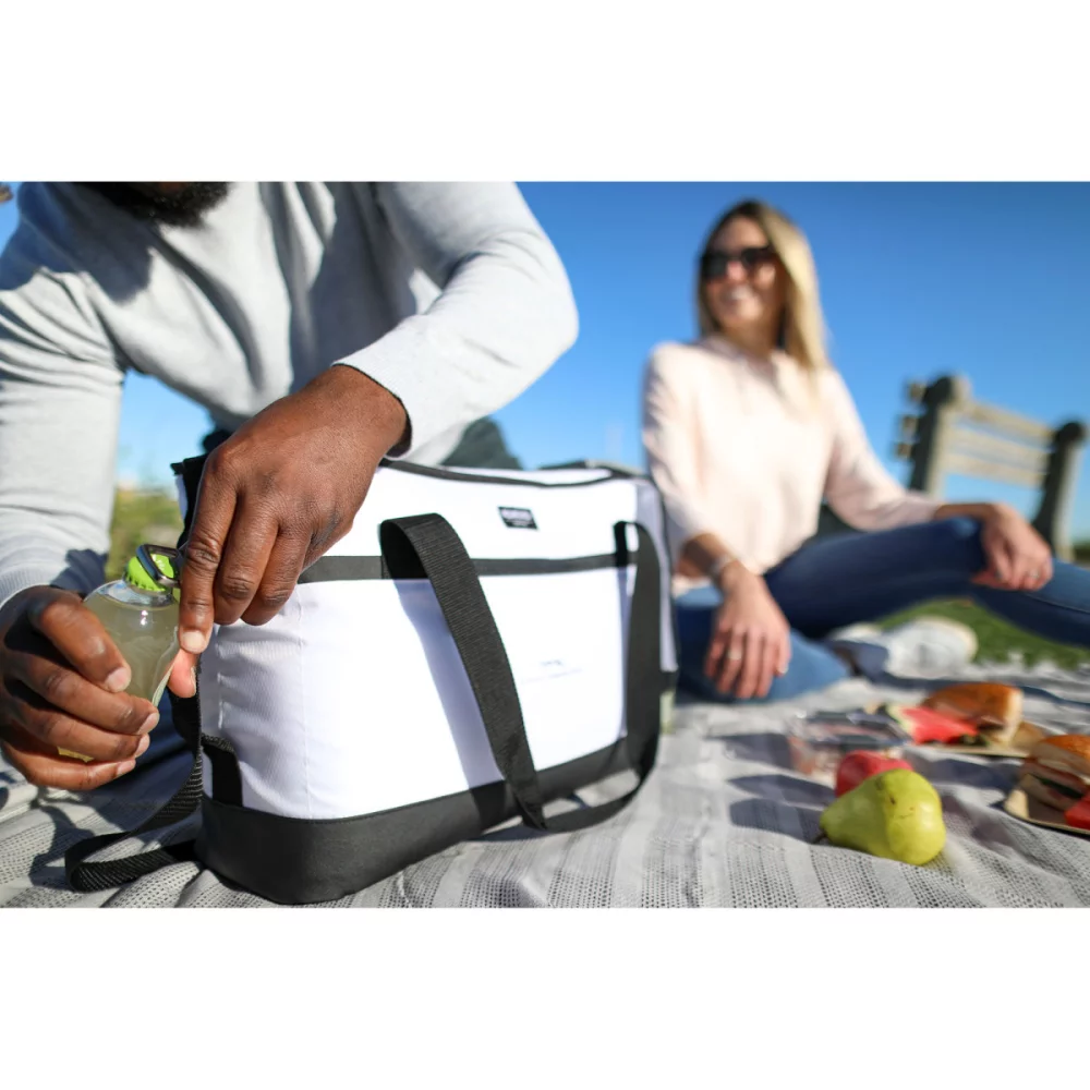 Igloo® Maddox XL Cooler - White