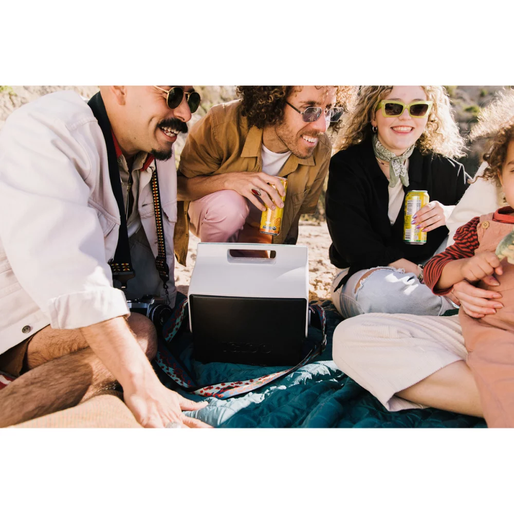 Igloo® Playmate Pal™ 7 Qt Cooler - Blanc-Noir