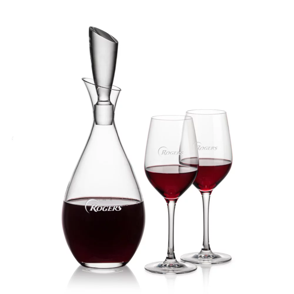 Carafes Juliette et 2 bouteilles de vin Lethbridge