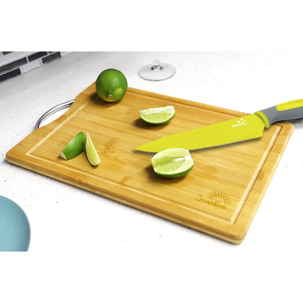 Planche en bambou Home Basics® 10"x15" avec poignée