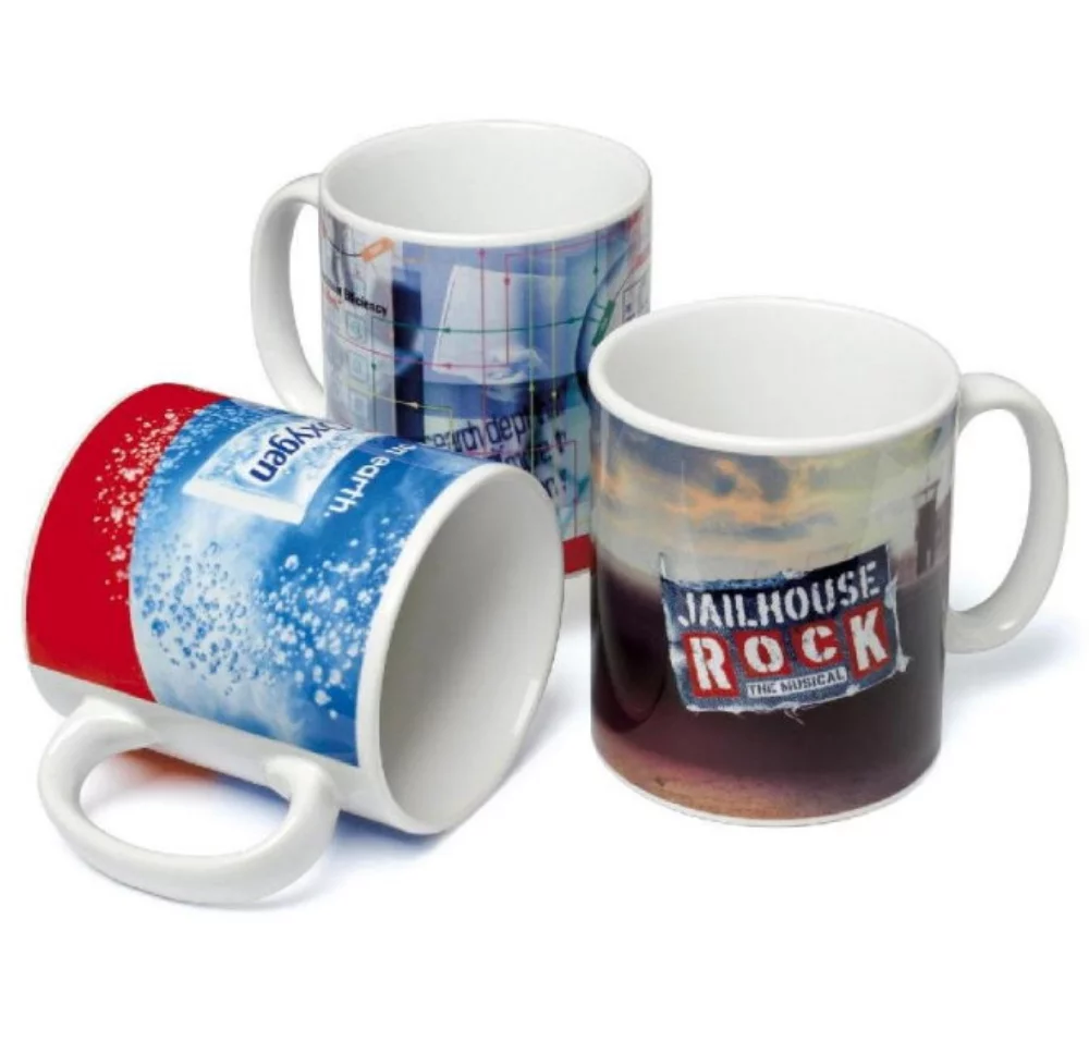 Tasses blanches avec poignée en C de 11 oz.
