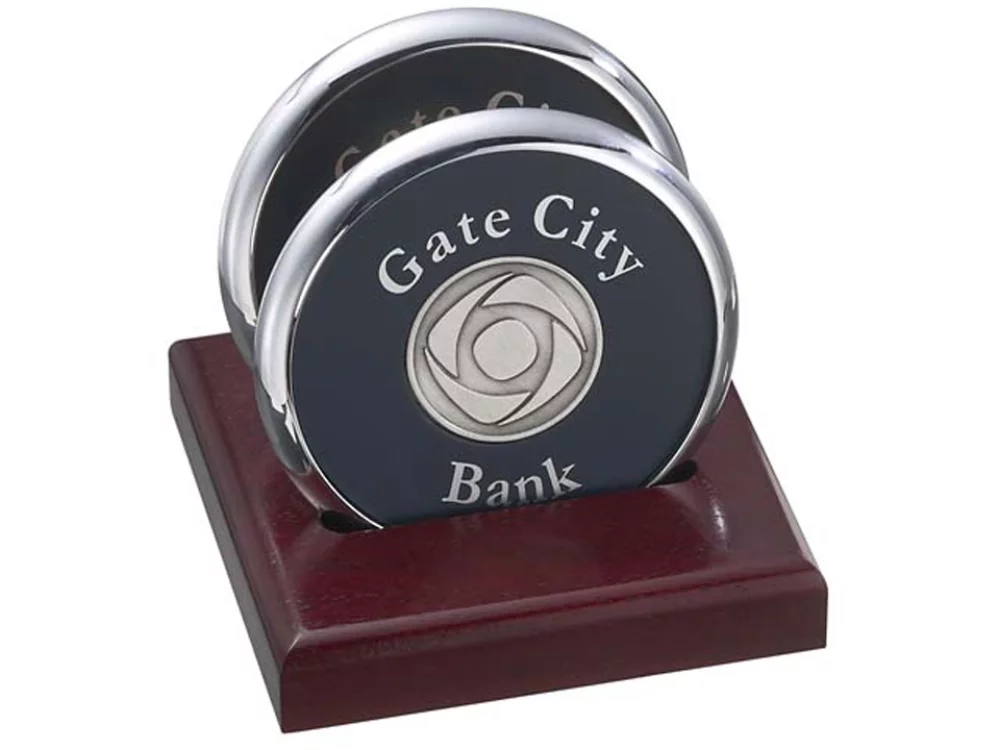 2 dessous de verre ronds en chrome massif avec support plat en bois de cerisier massif