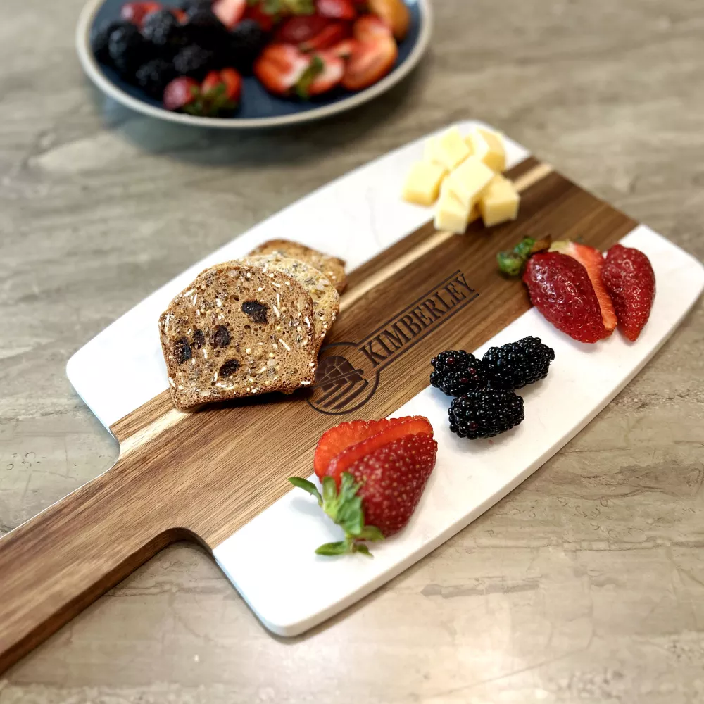 Plateau de service en marbre et bois avec poignée