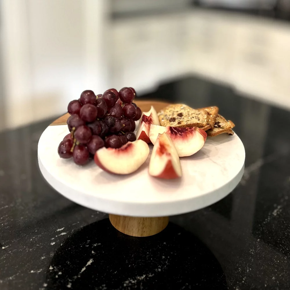 Présentoir à gâteau en marbre et bois