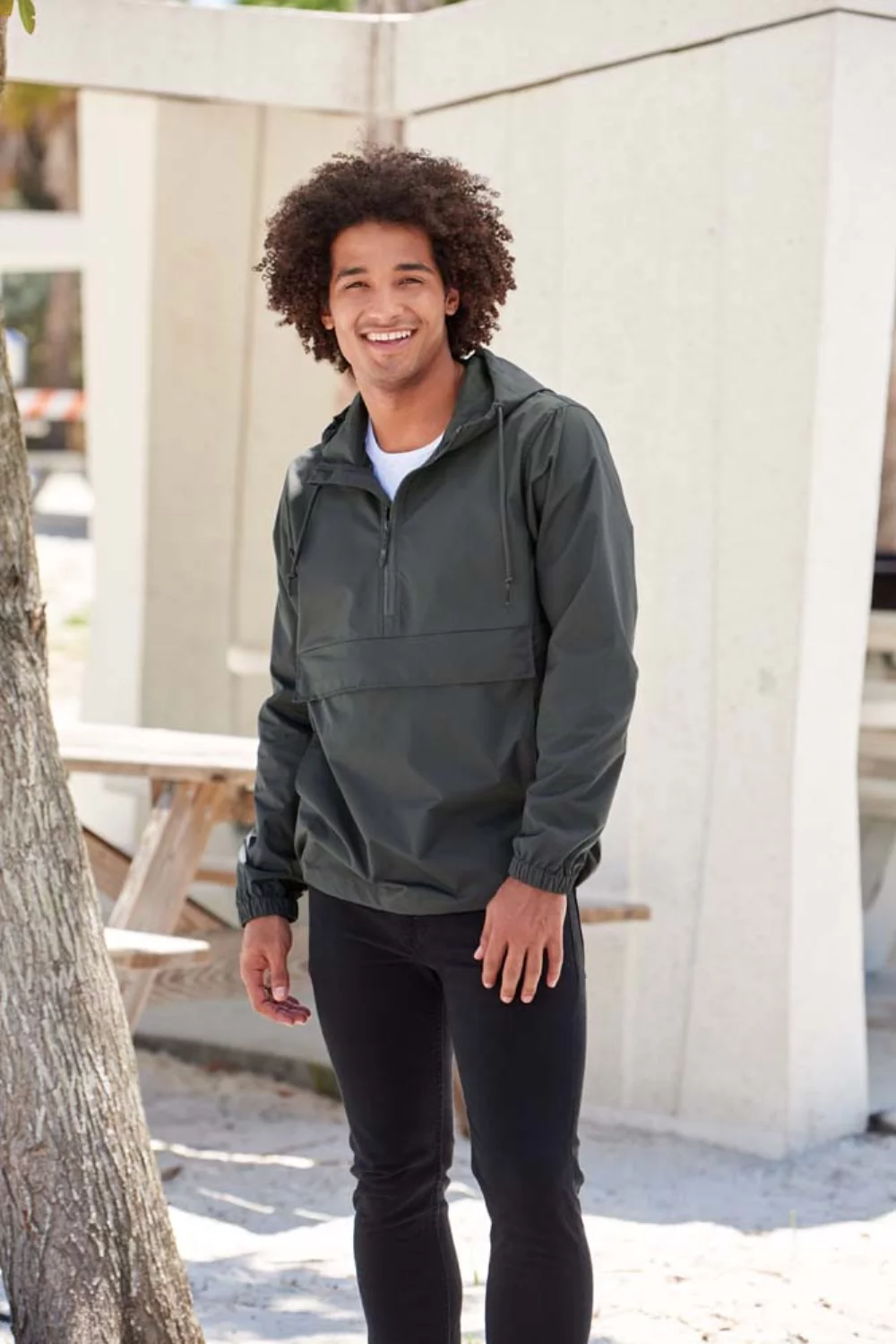 Anorak à capuche en nylon de la marque Independent Trading Co.