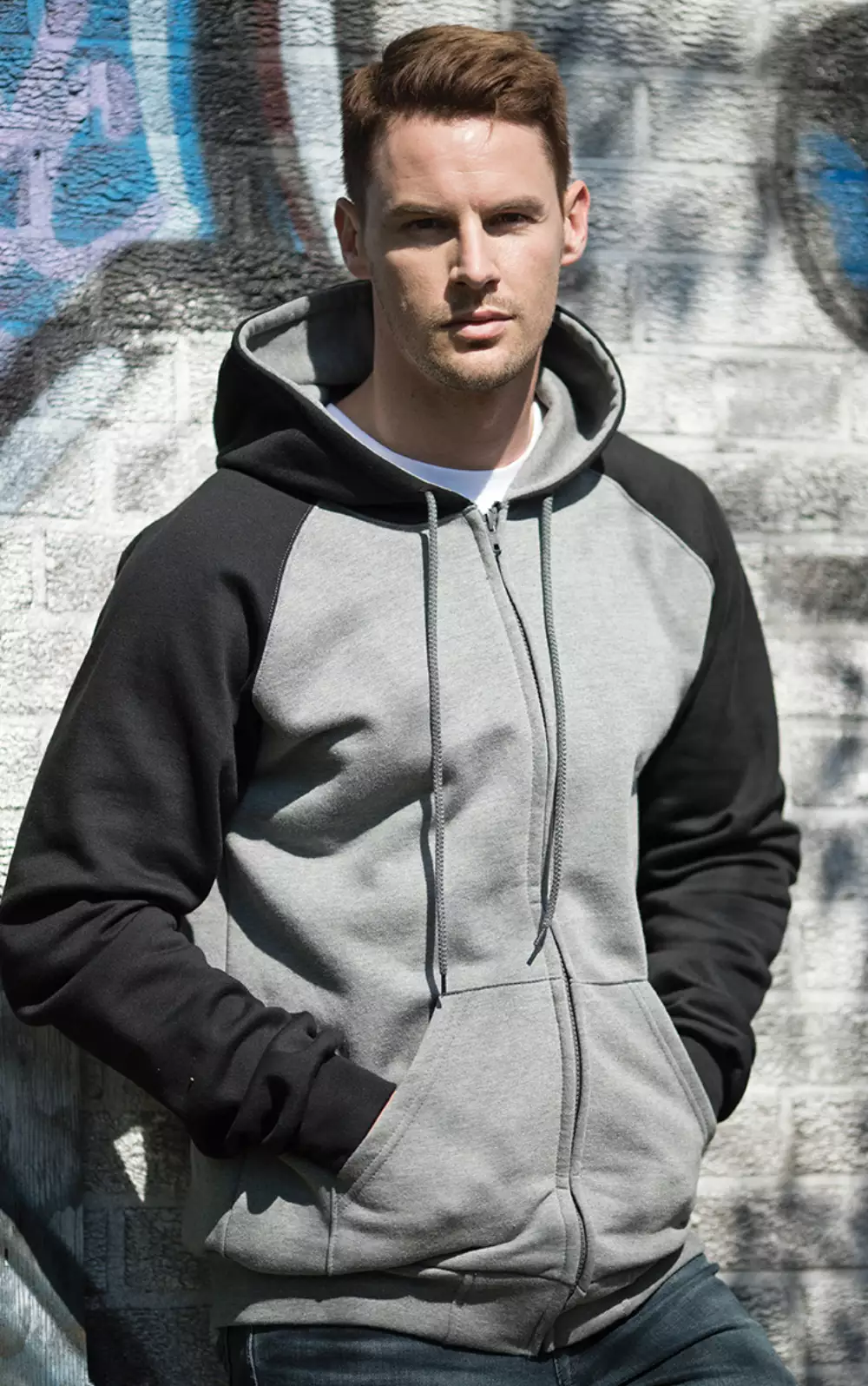 Veste à capuche en molleton King Fashion Raglan avec fermeture éclair intégrale.