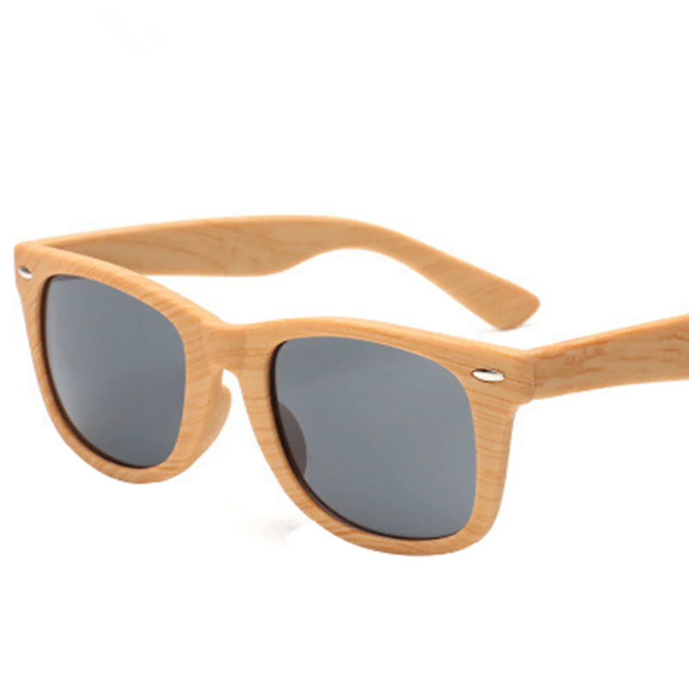 Lunettes de soleil en bois