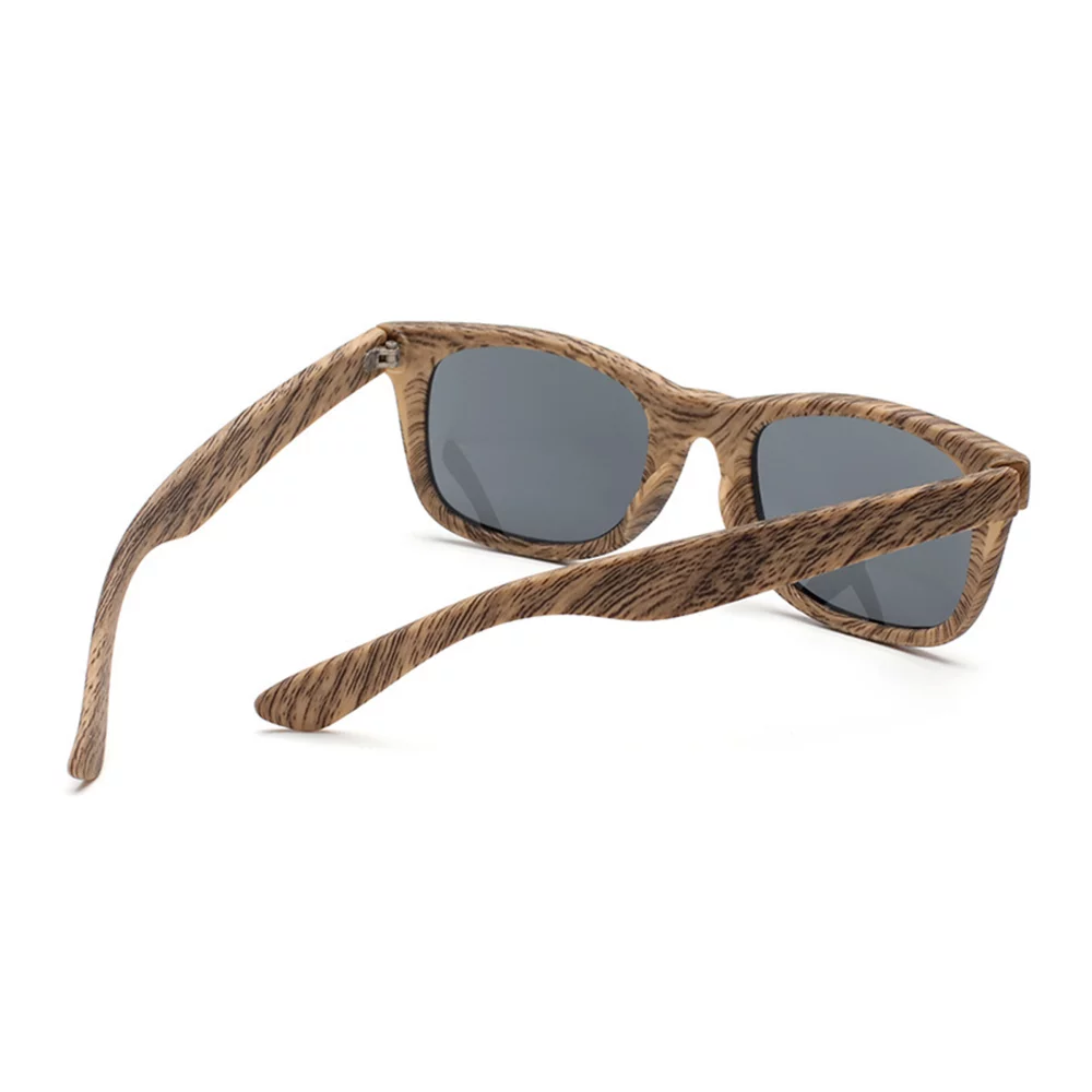 Lunettes de soleil en bois