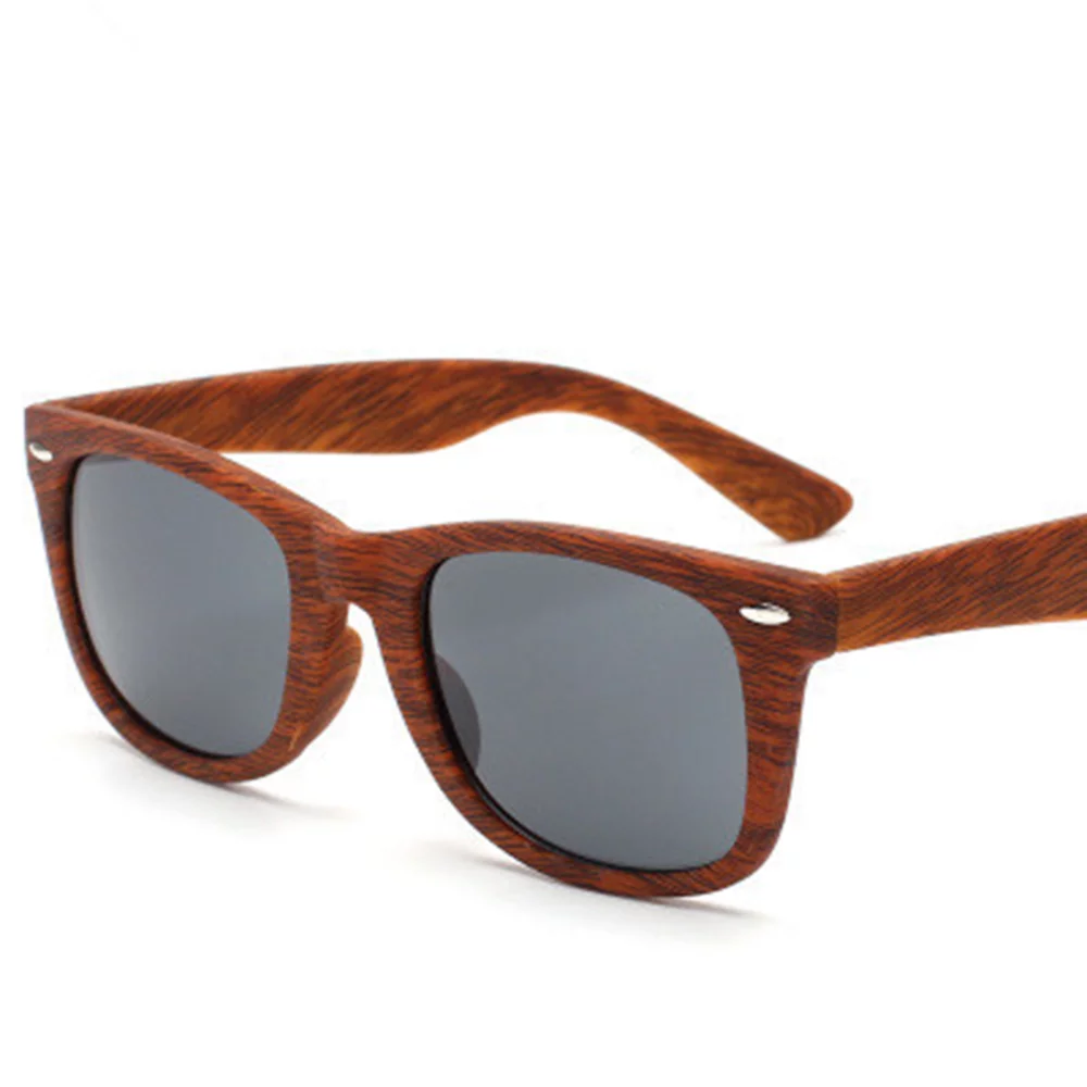 Lunettes de soleil en bois