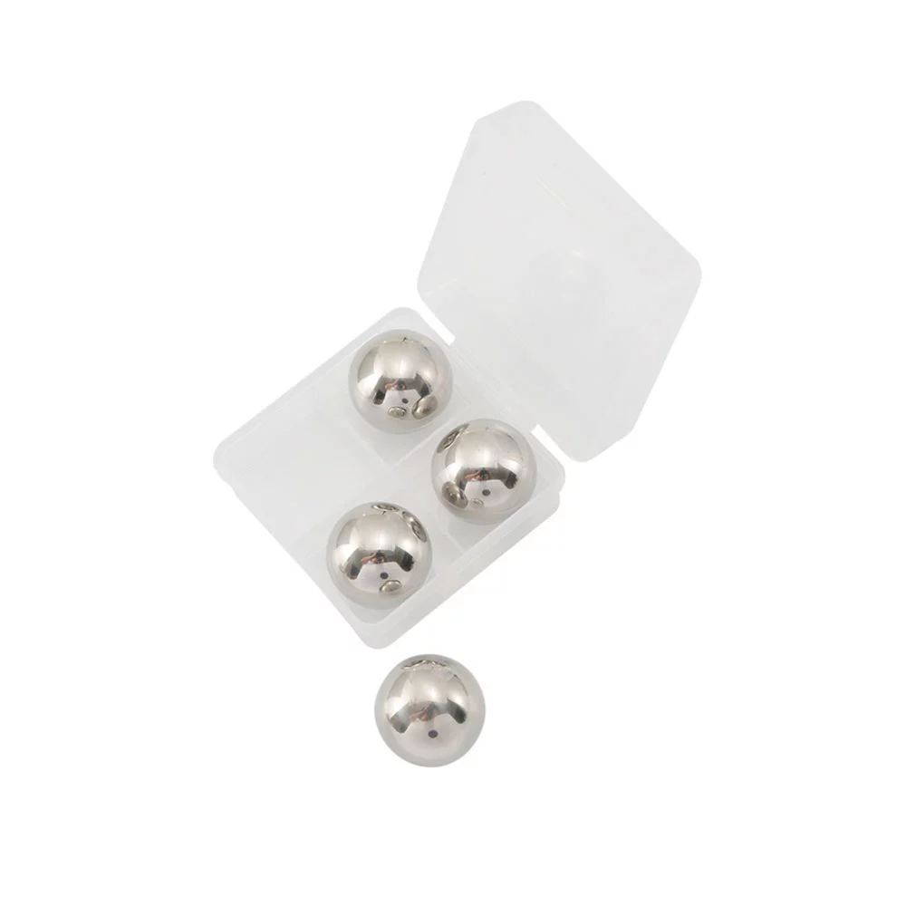 Ensemble de 4 glaçons en forme de boule de whisky