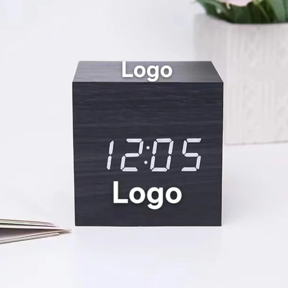 Horloge numérique LED en bois
