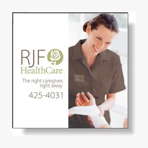 Aimant carré en stock (2,69" x 2,69") Coins carrés Impression couleur complète Revêtement supérieur en vinyle blanc