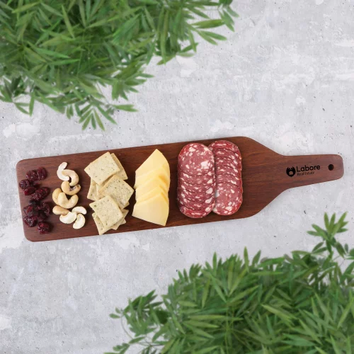 La planche à charcuterie en bambou de l'Artiste