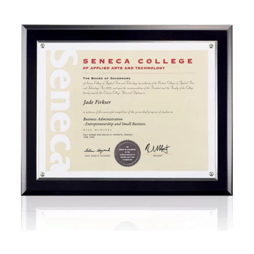 Titulaire du certificat de mérite - Noir/Argent 8½"x11"