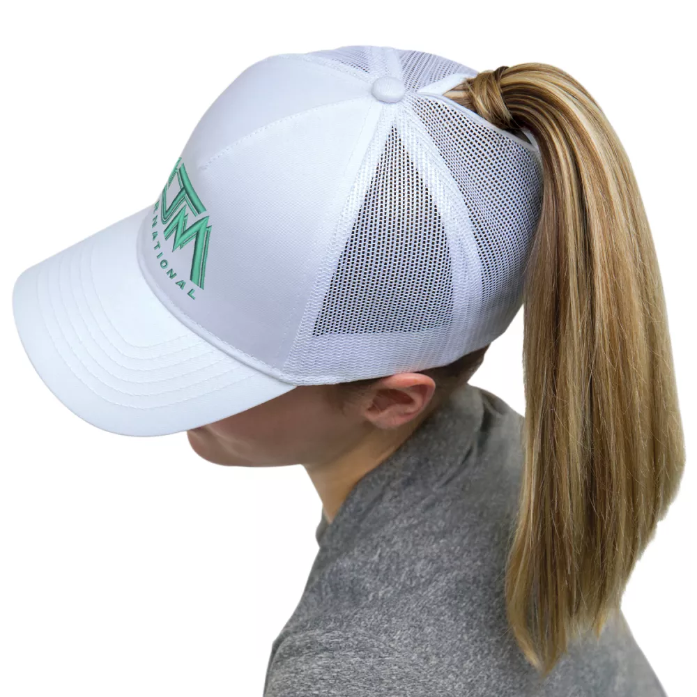 Casquette à queue de cheval