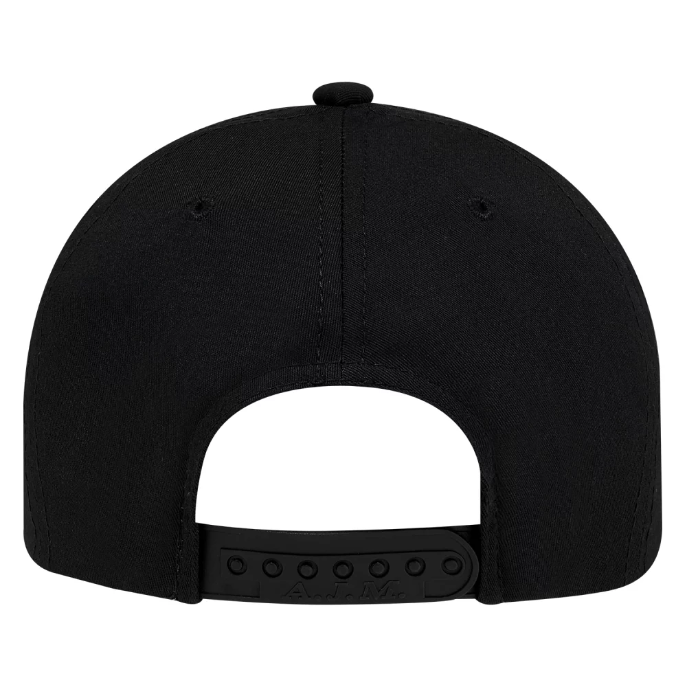 Casquette à cinq panneaux ajustée et construite en entier
