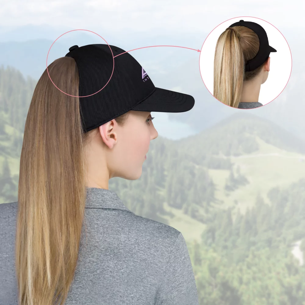 Casquette à queue de cheval pour femmes en sergé de coton mélangé de luxe.