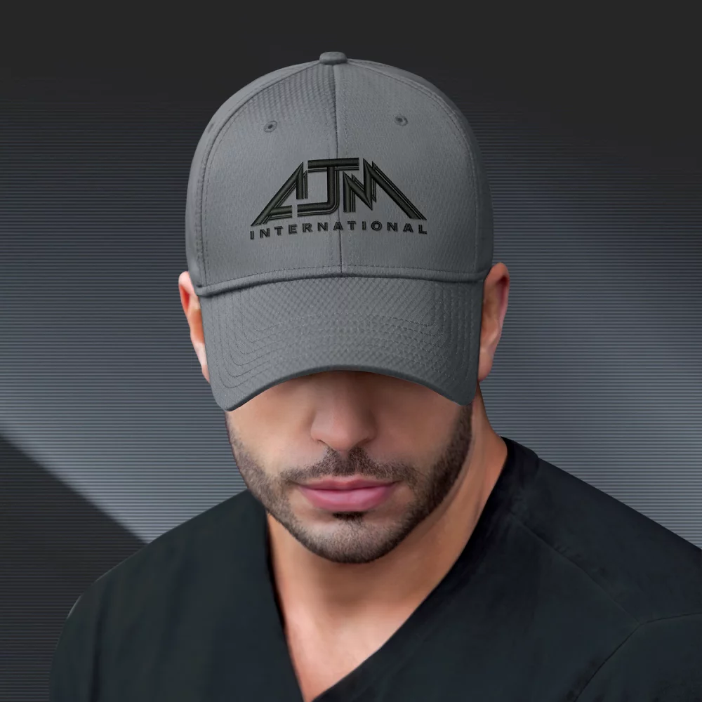 Casquette en polyester de classe A avec diamants et spandex.