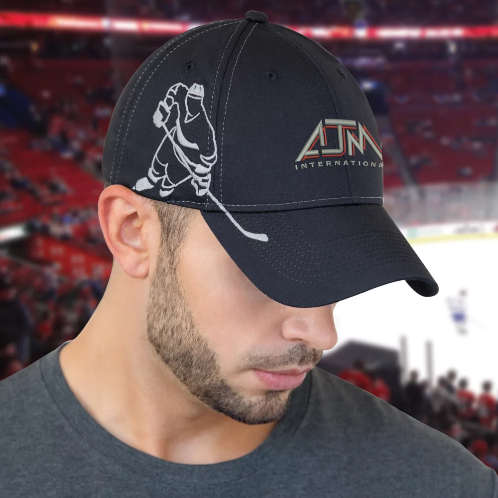 Casquette de hockey en polycoton avec ajustement complet.