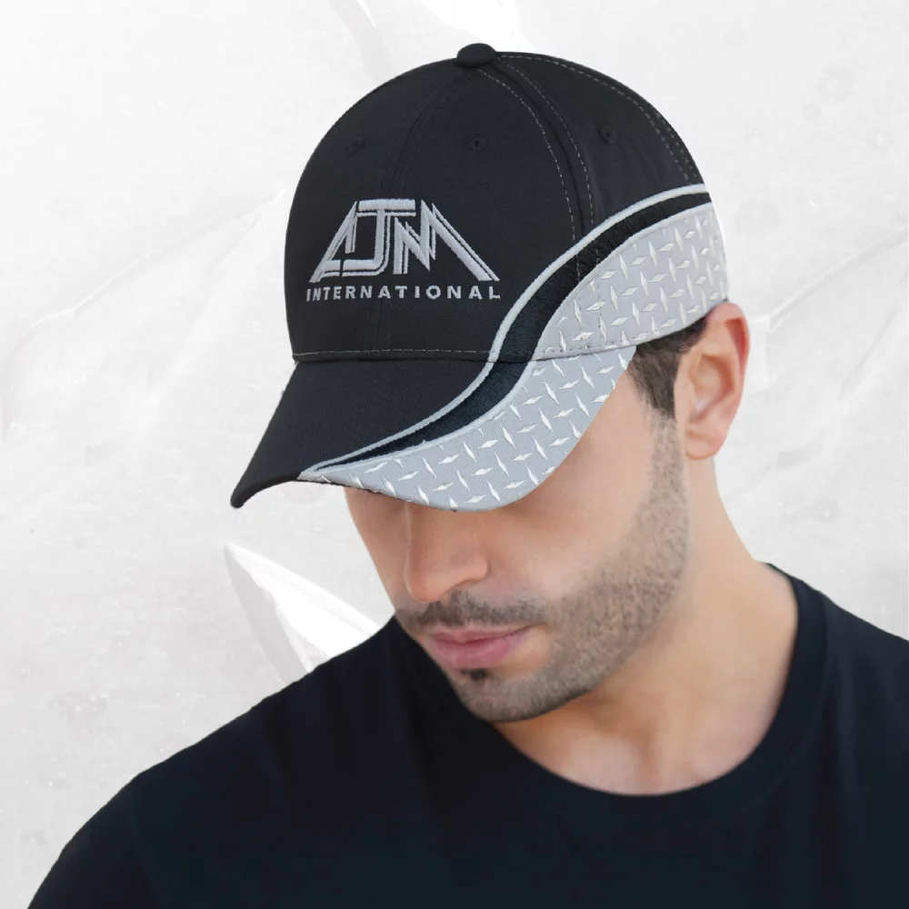 Casquette en polycoton avec accent en métal diamanté, pic et côté bicolores.