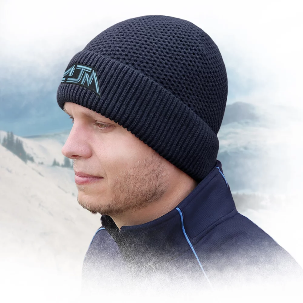 Bonnet à revers avec tricot en maille.