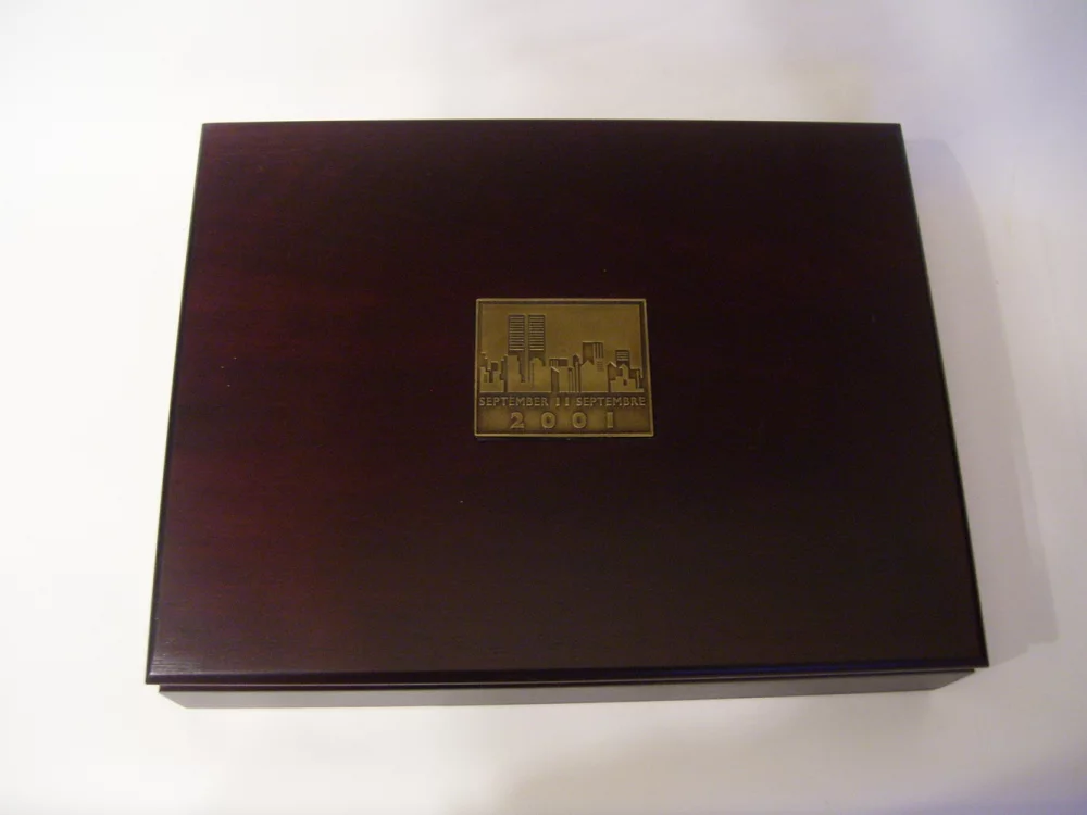 Boîte en bois de présentation commémorative en acajou \ Boîte en bois commémorative