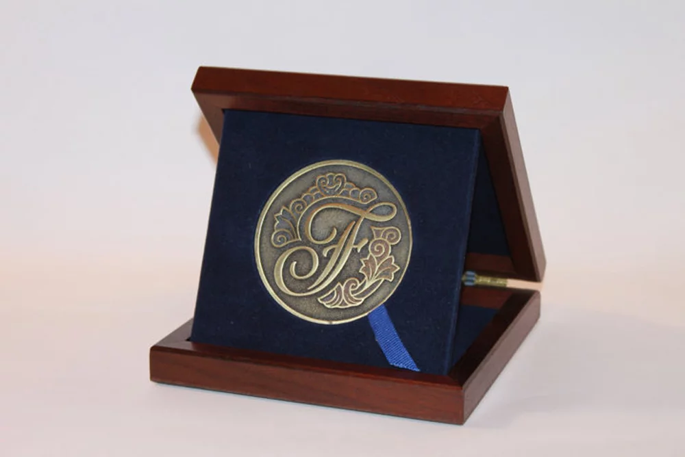 Executive Medallion Presentation Wooden Box w/ Flat or Easel Stand View - Made to Order, low minimum
