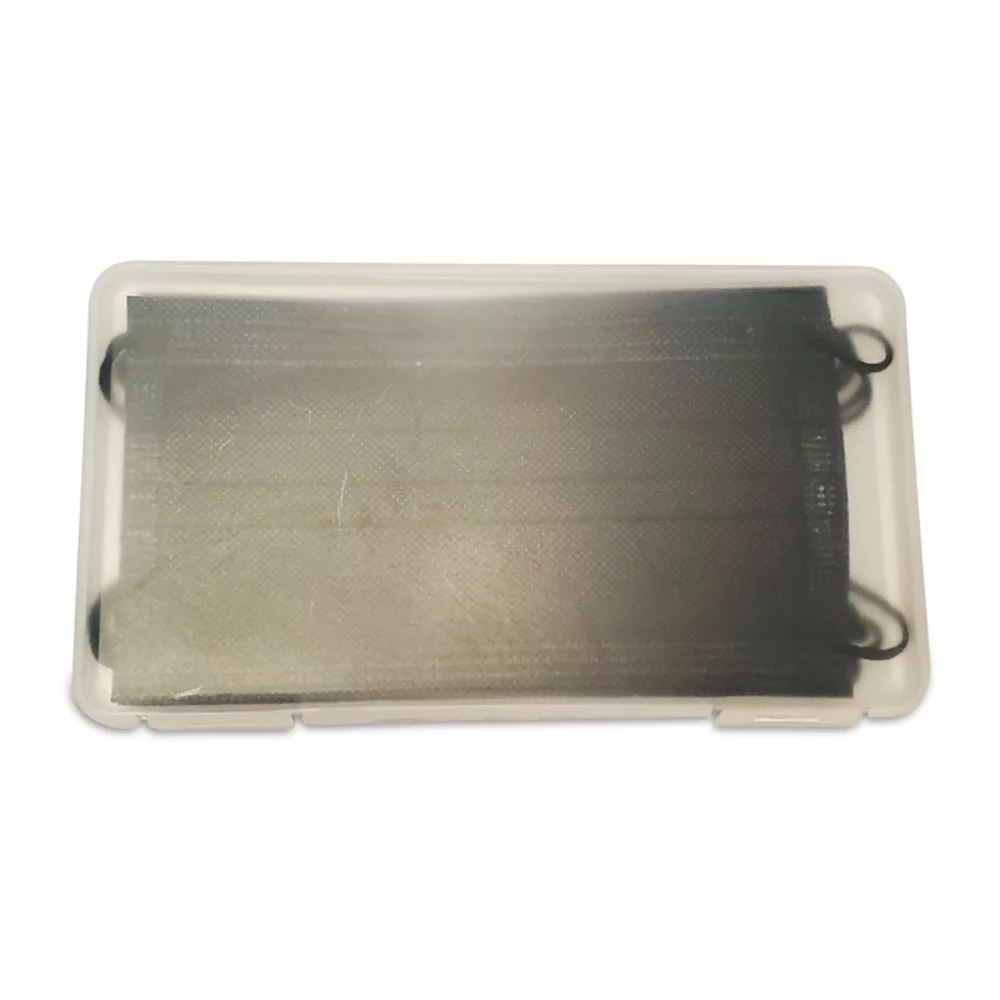 Ensemble de 5 masques colorés dans un étui transparent givré.