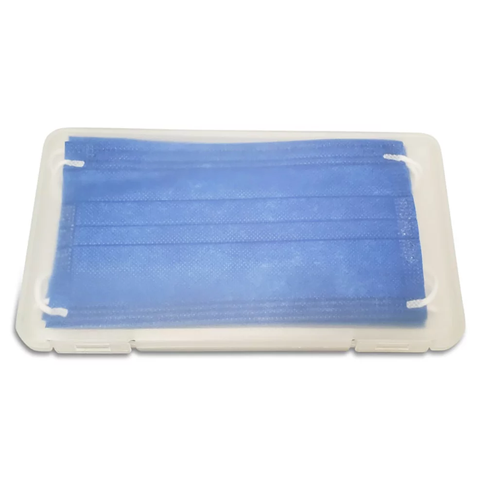 Ensemble de 5 masques colorés dans un étui transparent givré.