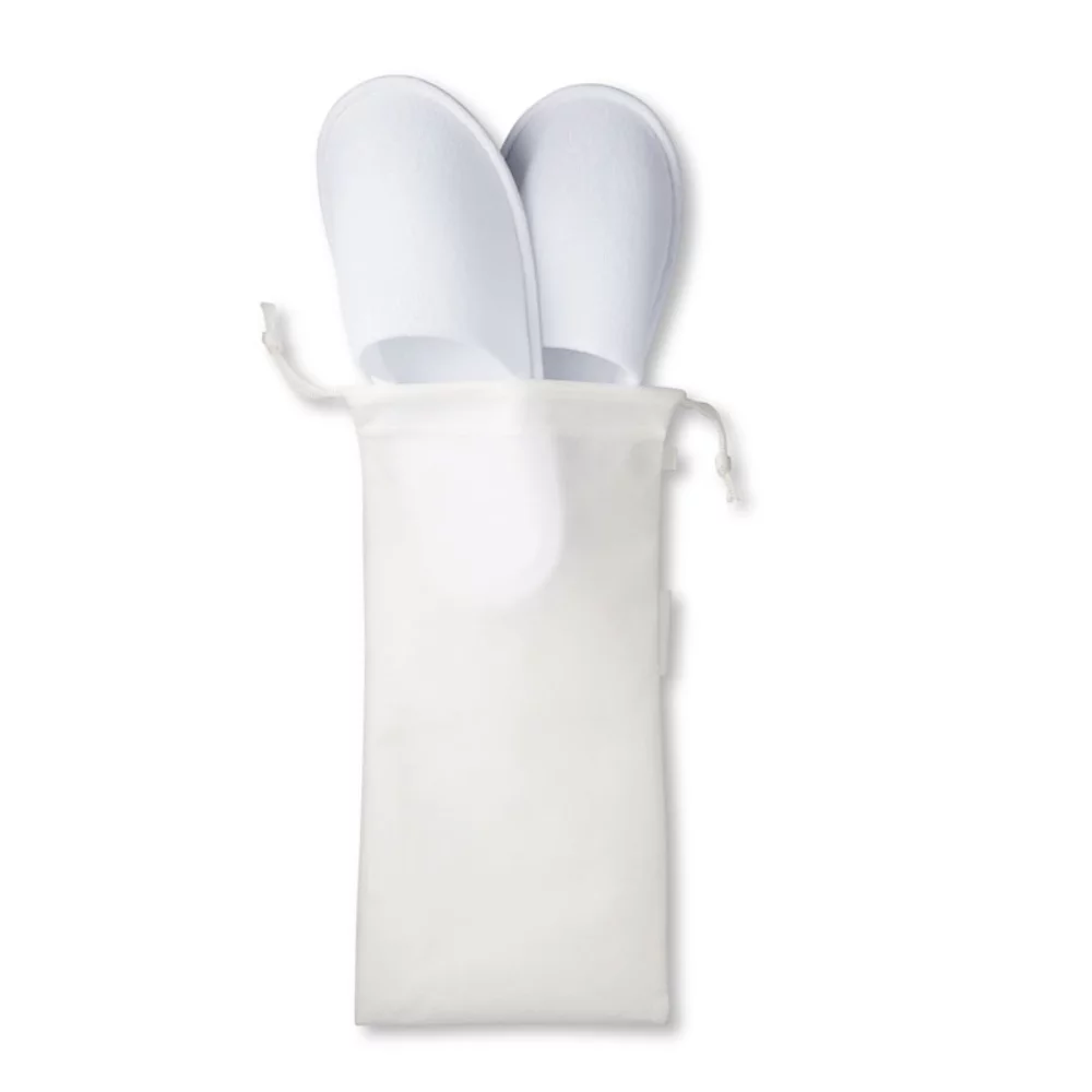 Chaussons de voyage dans une pochette