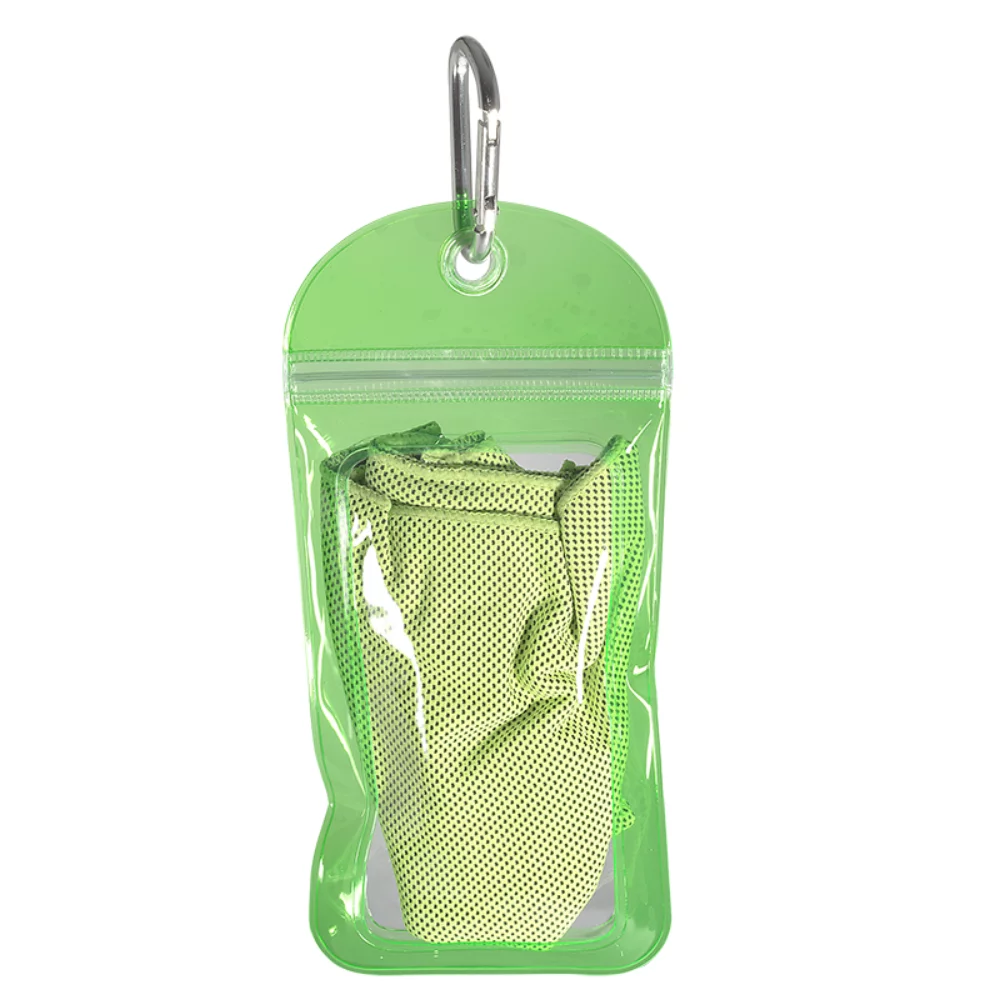 Serviette rafraîchissante dans une pochette résistante à l'eau.