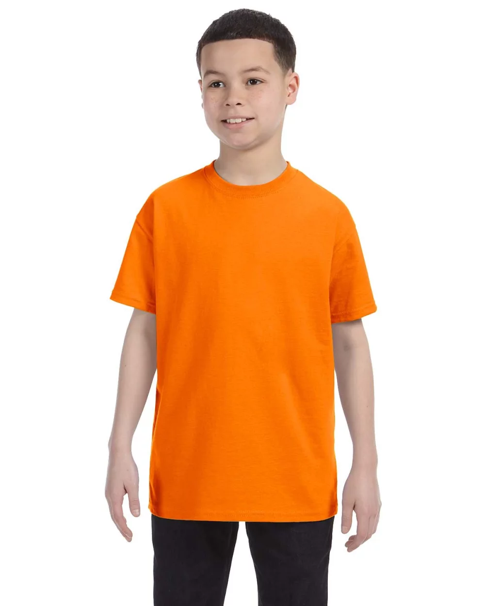 T-shirt en coton épais pour jeunes de la marque Gildan.
