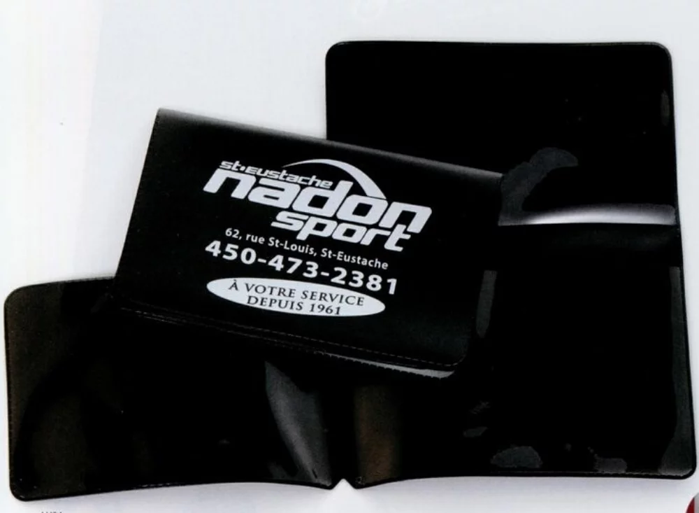 Porte-cartes à trois volets