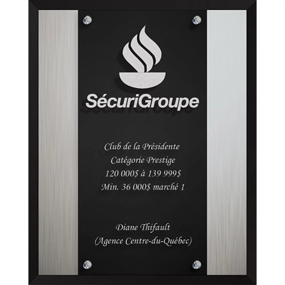 La plaque de verset (8" x 10" x 1") gravée au laser