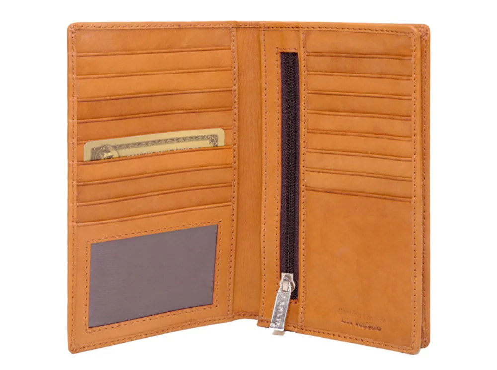 Portefeuille de poche Wharton en cuir de couleur British Tan pour homme de la marque Ashlin Designer®, avec 16 emplacements pour cartes.