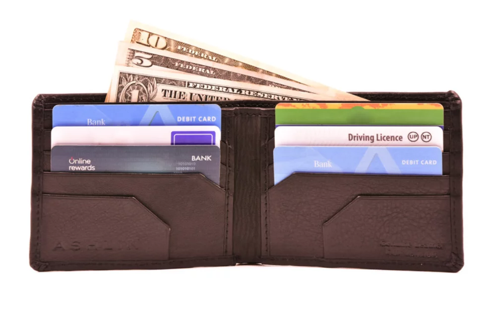 Portefeuille slim bi-fold Alvin 8 poches pour homme de designer Ashlin® en brun expresso