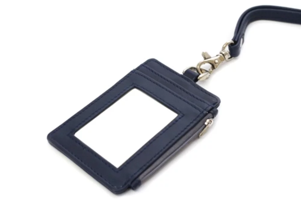 Étui zippé vegan bleu marine de designer Ashlin® Aulora avec lanière