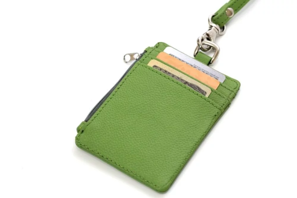 Étui zippé vegan Ashlin® Designer Kelly Green Aulora avec lanière