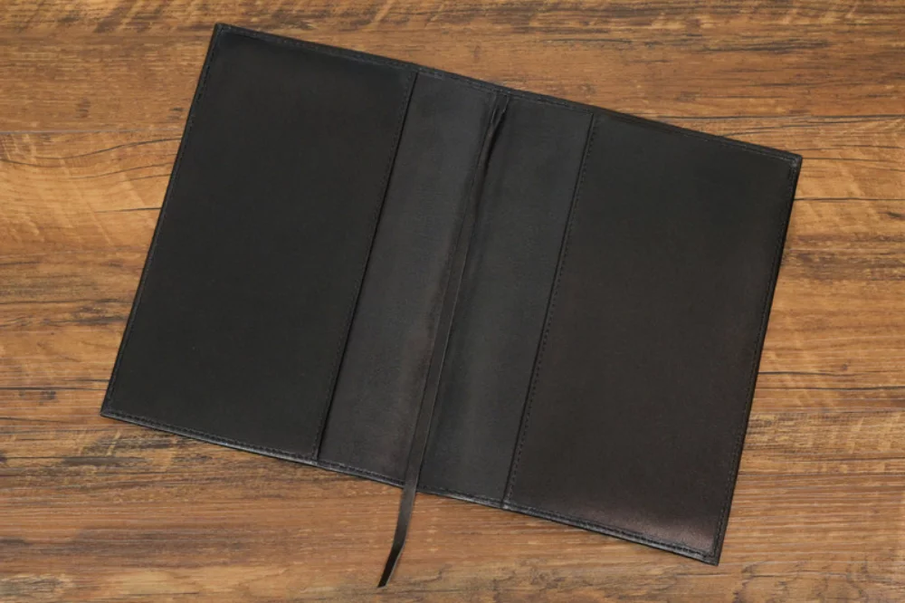 Journal moyen Ashlin® Designer Midnight Black Shakespeare (5"x8")