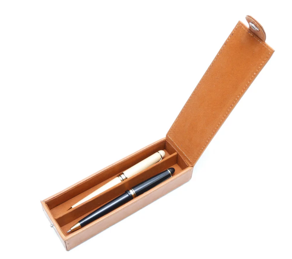 Boîte à deux stylos Faenza de designer britannique Ashlin® en cuir brun.