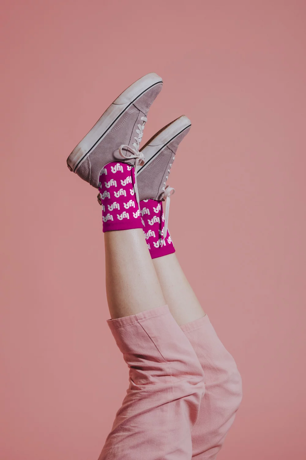 Bamboo PMS-Match Thread Mid-Calf Jacquard Socks