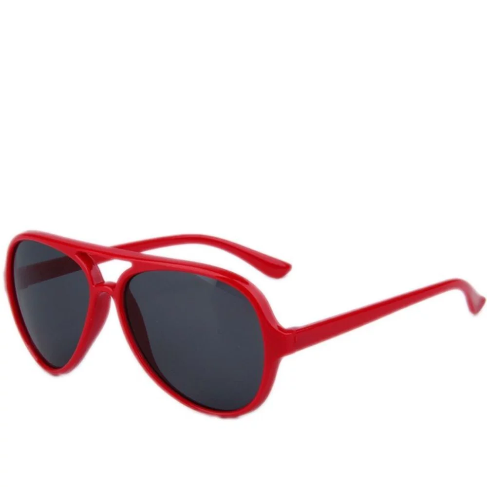 Lunettes de soleil de style aviateur (correspondance PMS)